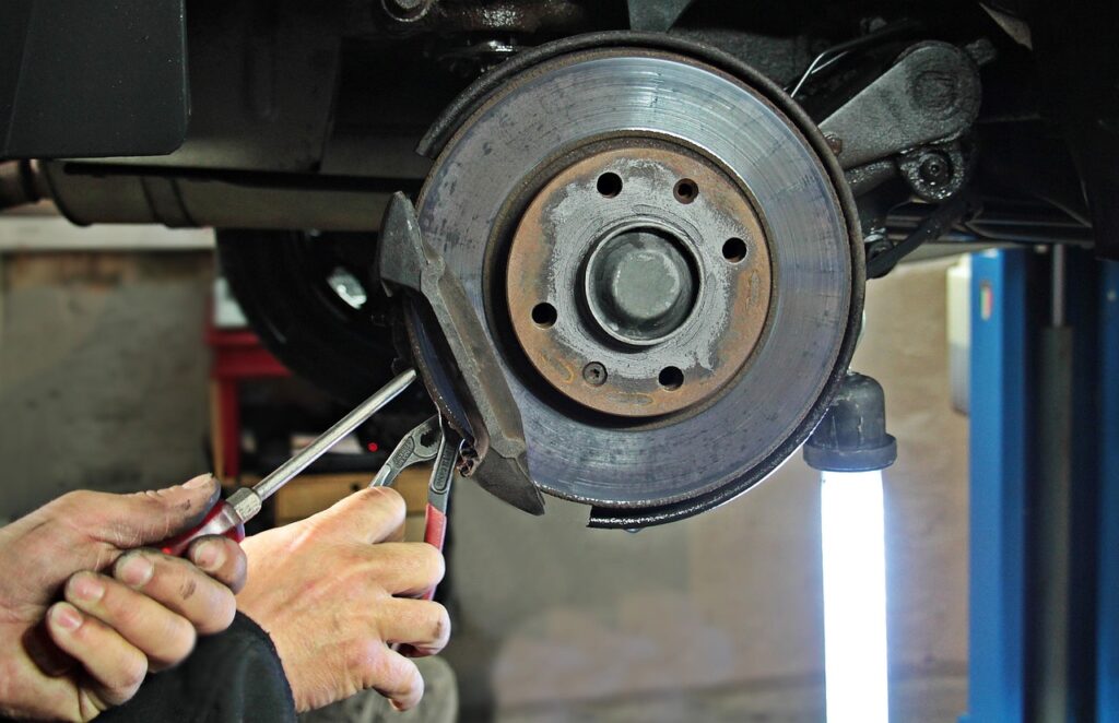 Services auto repair shop, workshop, brake disc, brake, change, brake change, automobile, car mechanic, specialist, lifting platform, repair, check, professional, vehicle, tool, work, lamp, work lamp, exchange, workshop, brake, brake, change, car mechanic, car mechanic, car mechanic, car mechanic, car mechanic, repair, repair